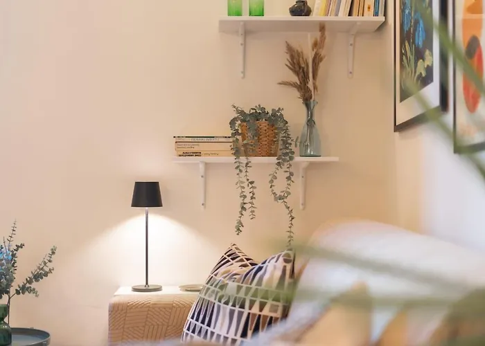 Your Authentic Experience *